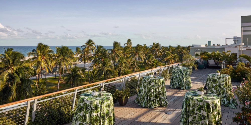 Oceanfront deck